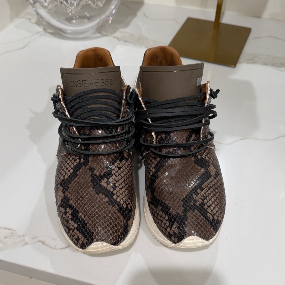 Esseutesse Snakeskin Leather Sneaker